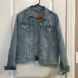 Levi’s cropped Jean jacket